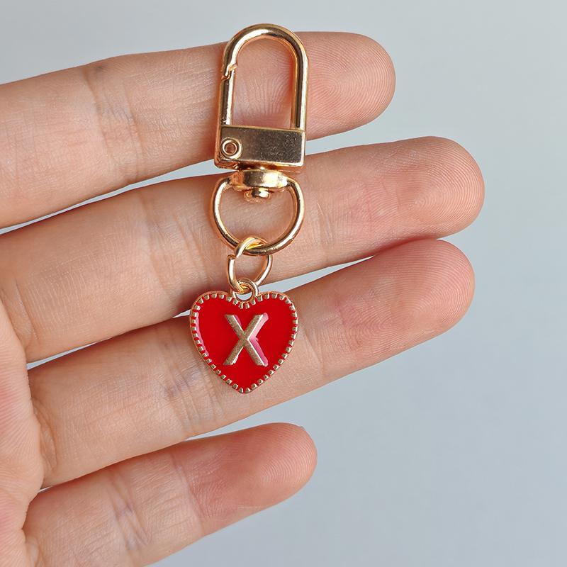 1PC Lobster Buckle Gift Metal Party 26 English Letters Keychain Marker Heart Shaped Red Love Keychain Design DIY Creativity