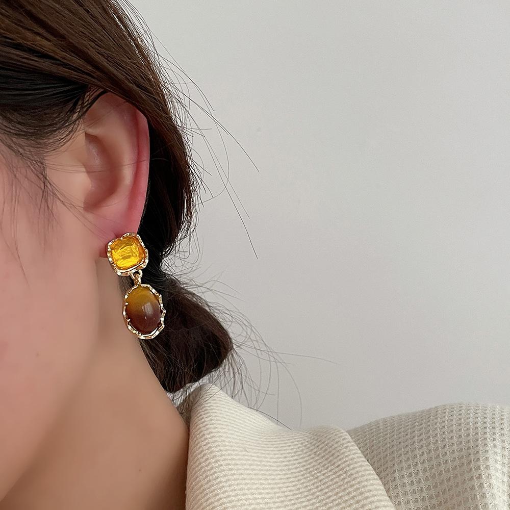 Vintage Maillard Brown Resin Tiger Eye Clip On Earrings Artistic Non Pierced Ear Clips for Women