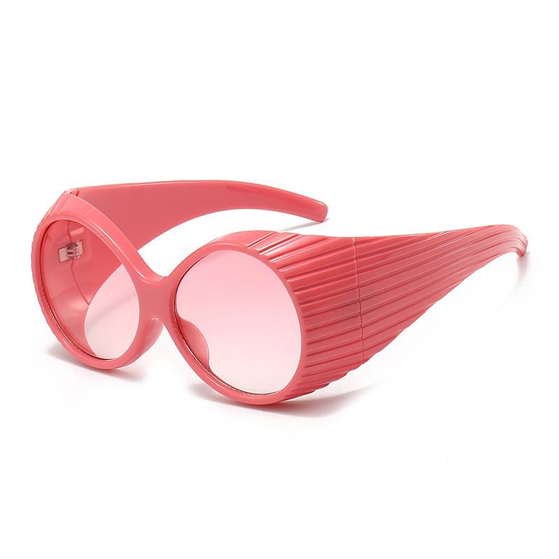 Stylish European American Big Frame Catwalk Sunglasses 2023 New Retro Elliptical Shades Ins Streetwear Black Lens Red Frame