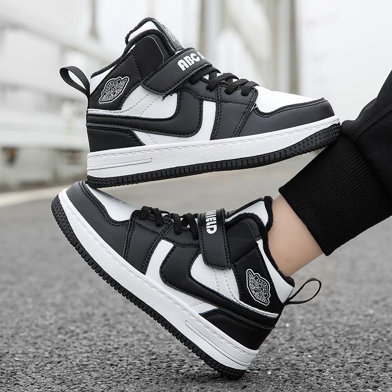 Children's Fashion Personalized Board Shoes 2025 Autumn and Winter Boys' Velvet Comfortable Warm Shoes Girls' Casual Outdoor Sports Shoes