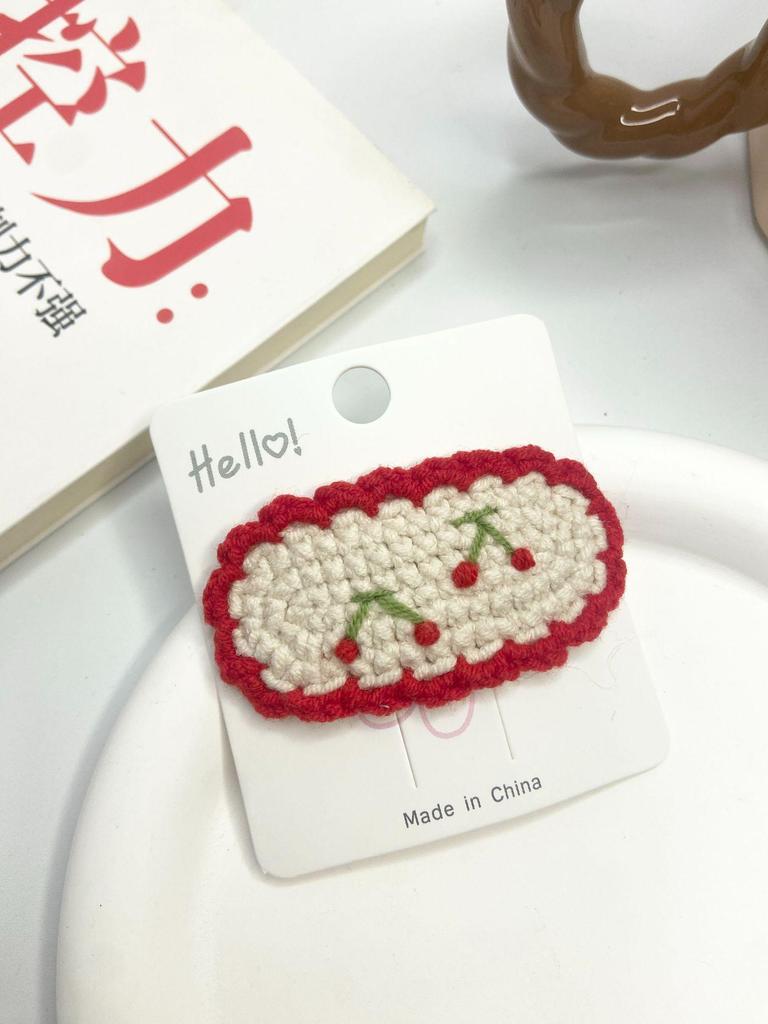Exquisite Handmade Yarn Crochet Hair Clip - Cute, Original Design for Girls' Instagram-Ready Hair Accessories.