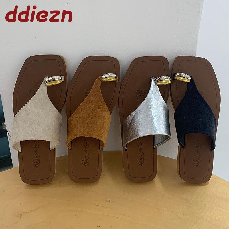 Fashion New In Summer Beach Slides Ladies Flats Slippers Luxury Fashion Metal Women Flats Slippers Shoes Female Sandals Flip flops