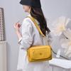 Kompaktní crossbody taška s více kapsami na zip pro muže a ženy