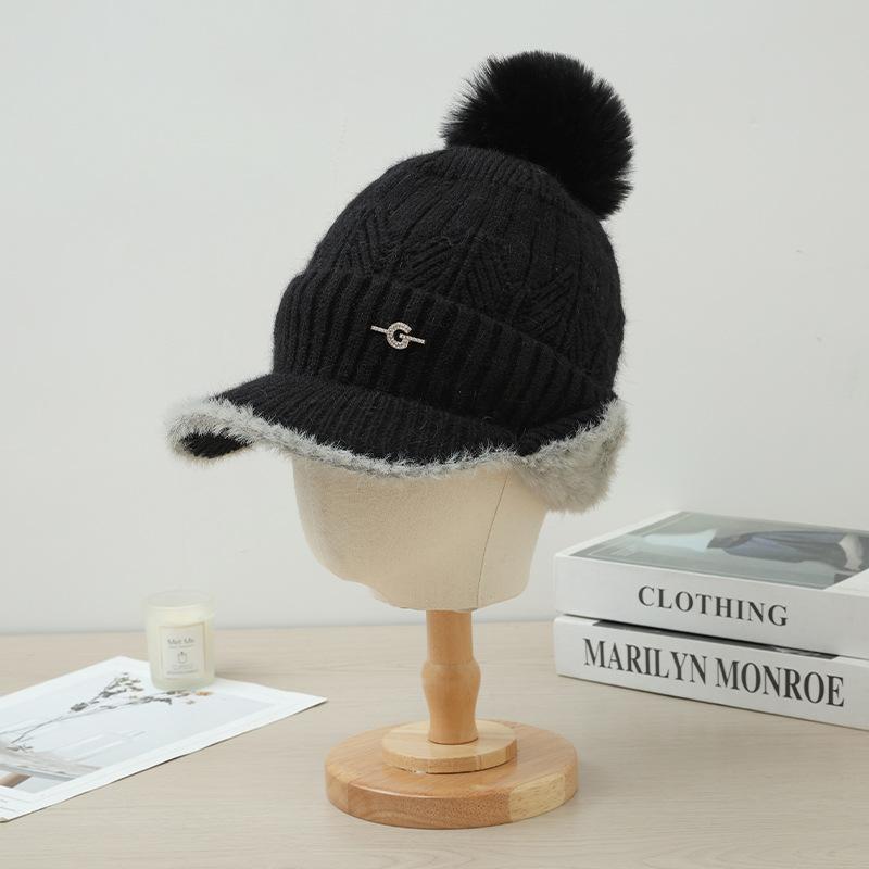 

Новый осенне-зимний стиль Двухцветная шапка с защитой ушей На открытом воздухе Плюс бархатная утолщенная Холодная и теплая шапка Маленькая шерстяная шапка, подчеркивающая лицо One Size