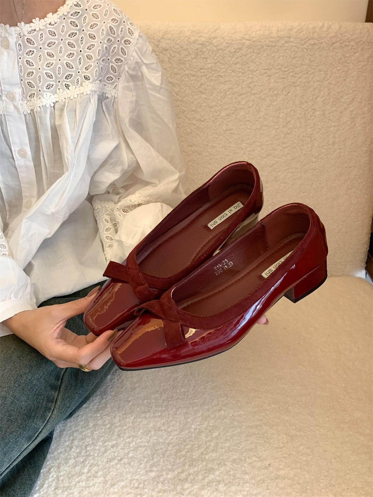 

Coarse heel French red evening shoes women s shoes 2025 new spring and autumn with skirt bow commuter shoes 40 червоний