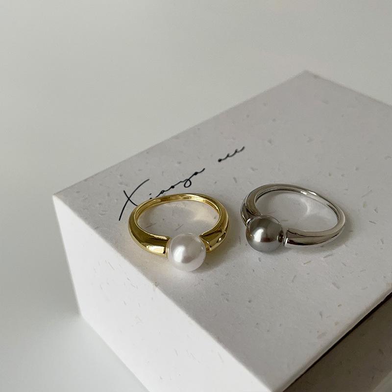 Cold And Smooth Metal Pearl Ring, Female Niche Design, Elegant Temperament, Fashionable And Exquisite, Versatile Ring Ring.
