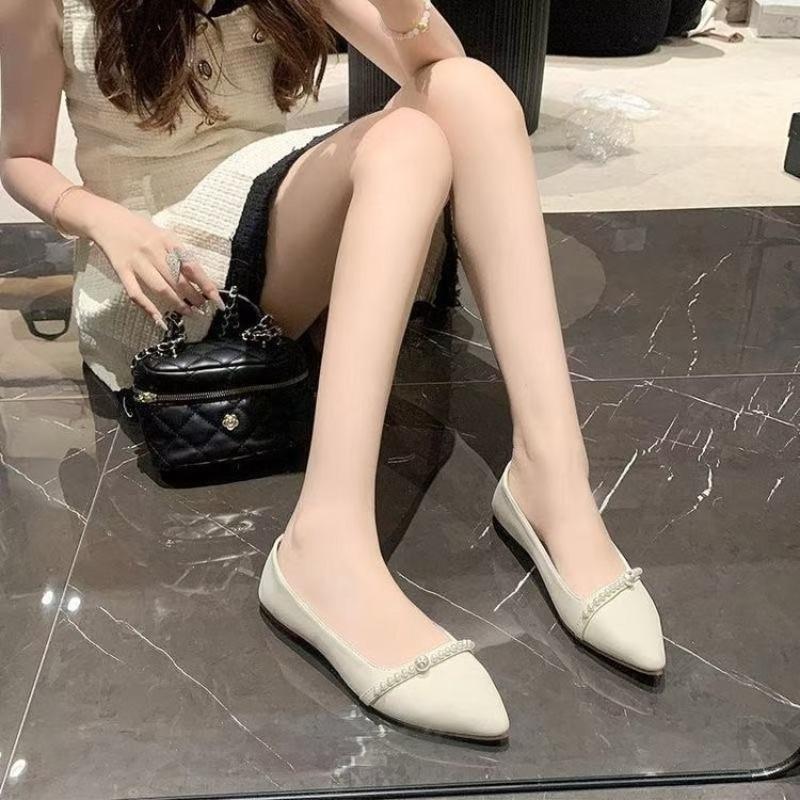 Autumn Shallow Mouth Pointed Head Temperament Female Doudou Shoes Fairy Flat Bottom Shallow Mouth Single Shoes Pointed Pearl Mary Jane Single Shoes