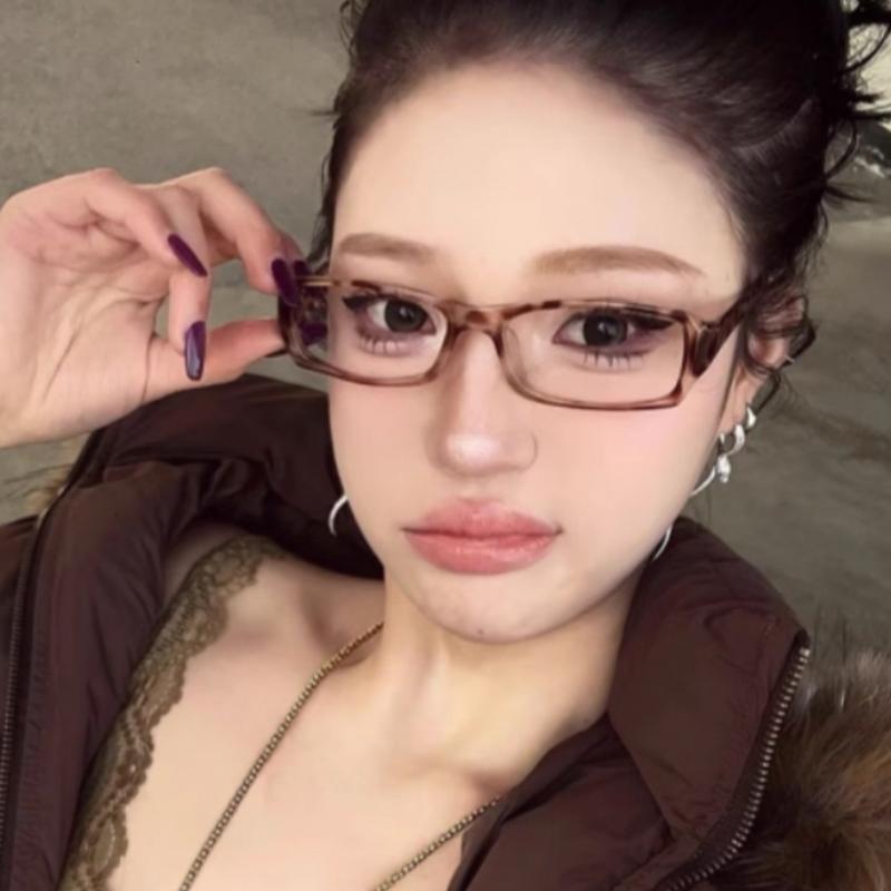 

Unisex Retro Black Small Square Glasses Japanese COS Anime Glasses Frame Y2k Vintage Hot Girls Cosplay Photography Eyeglasses янтарь