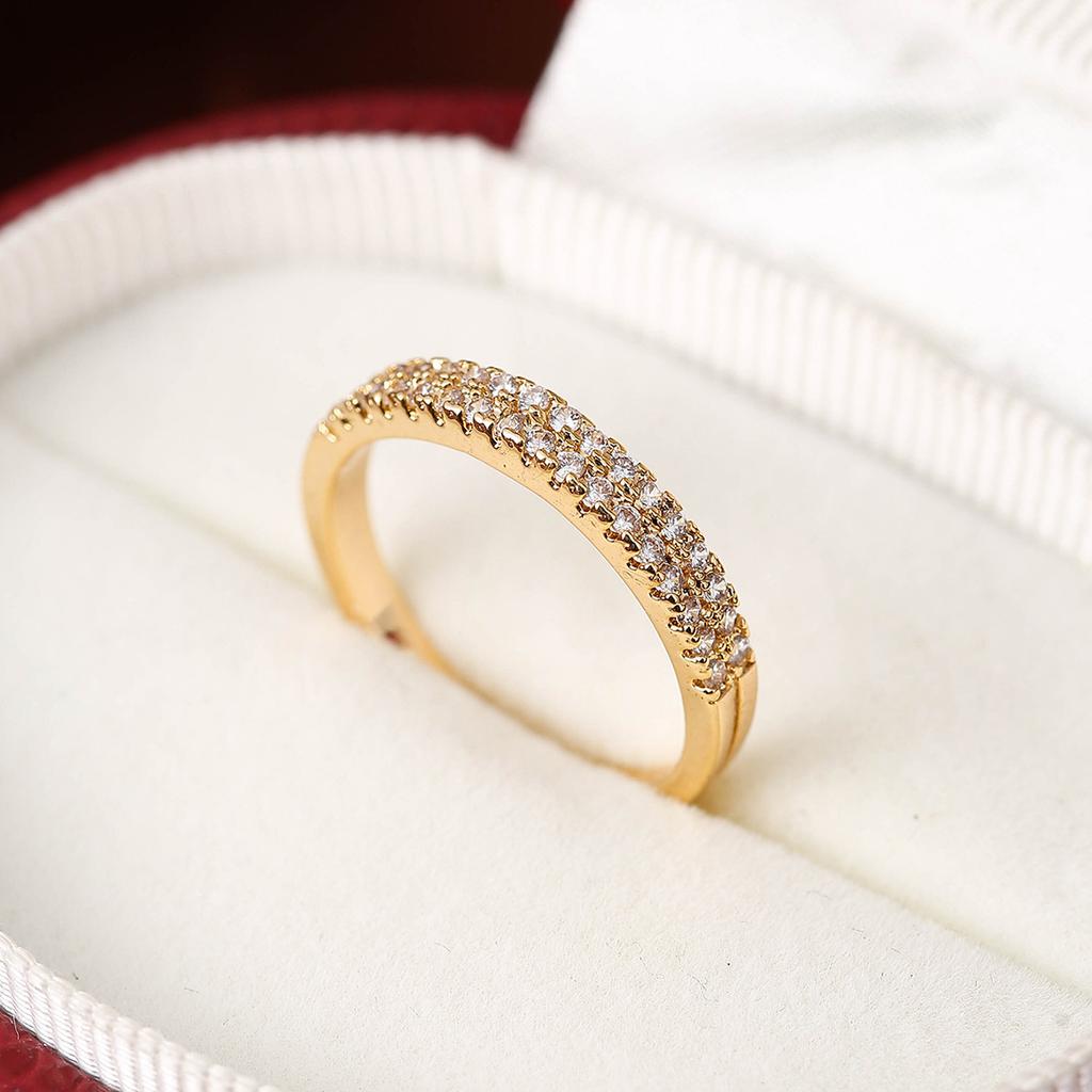 Luxury Palace Minimalist Ring With Colorful Zircon Inlay Elegant And Atmospheric Fashion Band For Women