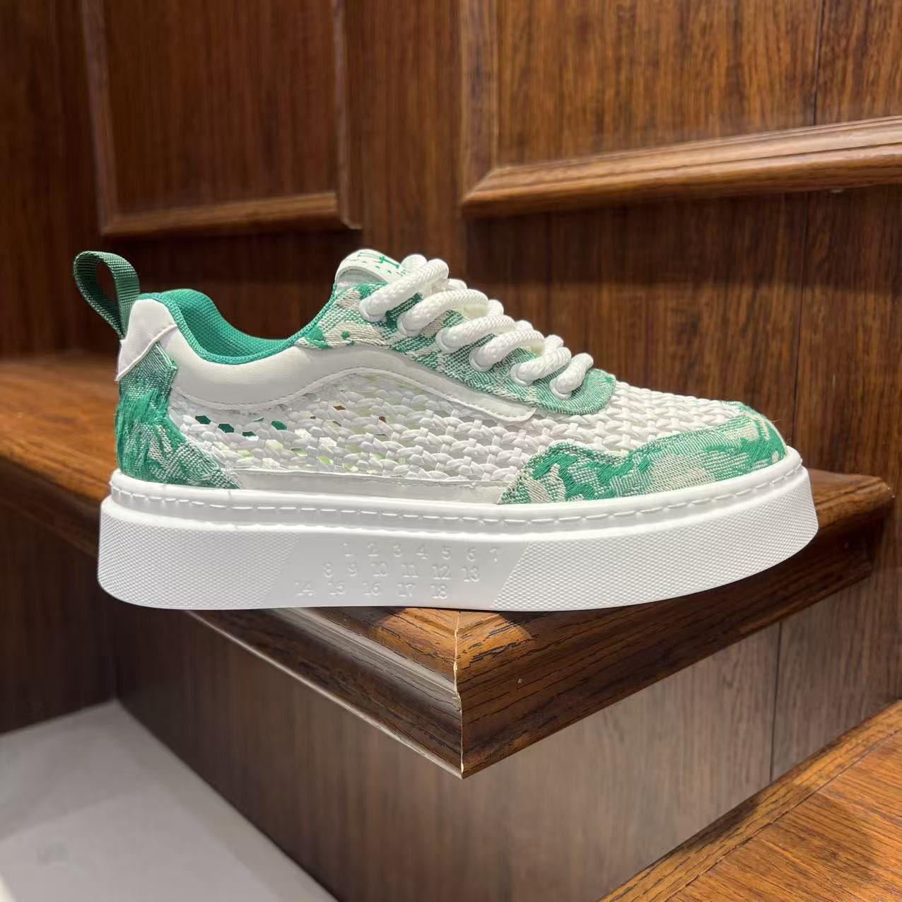 

Fashion Mesh Men Trend Board Shoes Summer New Fashion Flats Low-top Casual Shoes Outdoor Comfortable Running Sports Shoes Zapatos Hombre 44