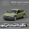 Escala 1/35 Skoda Superb Combi Sedan Modelo de Carro de Brinquedo MSZ Miniatura de Metal Fundido Puxar para Trás Som e Luz Coleção Presente para Crianças Menino