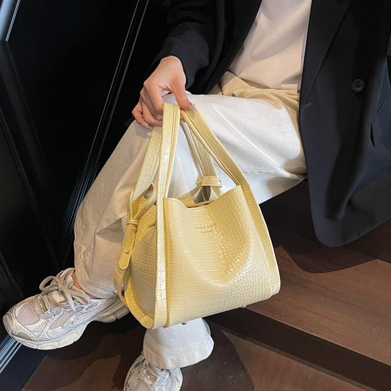 Retro Vegetable Basket Hand Bag Women's New Texture Portable Bucket Bag Simple Shoulder Messenger Bag