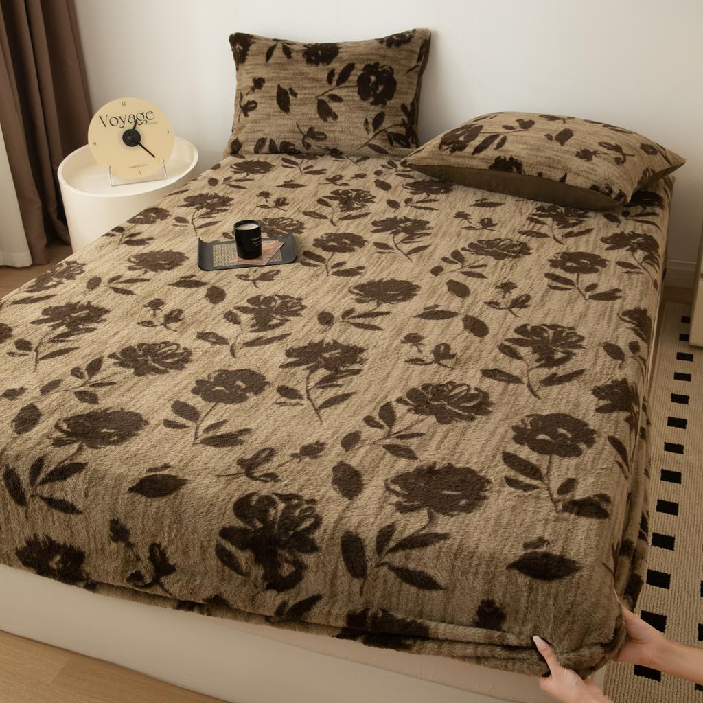Double Bedspreads Warm Milk Velvet Fitted Sheet Long Velvet Mattress topper All-Around Elastic Band Bed Cover Bed Linen