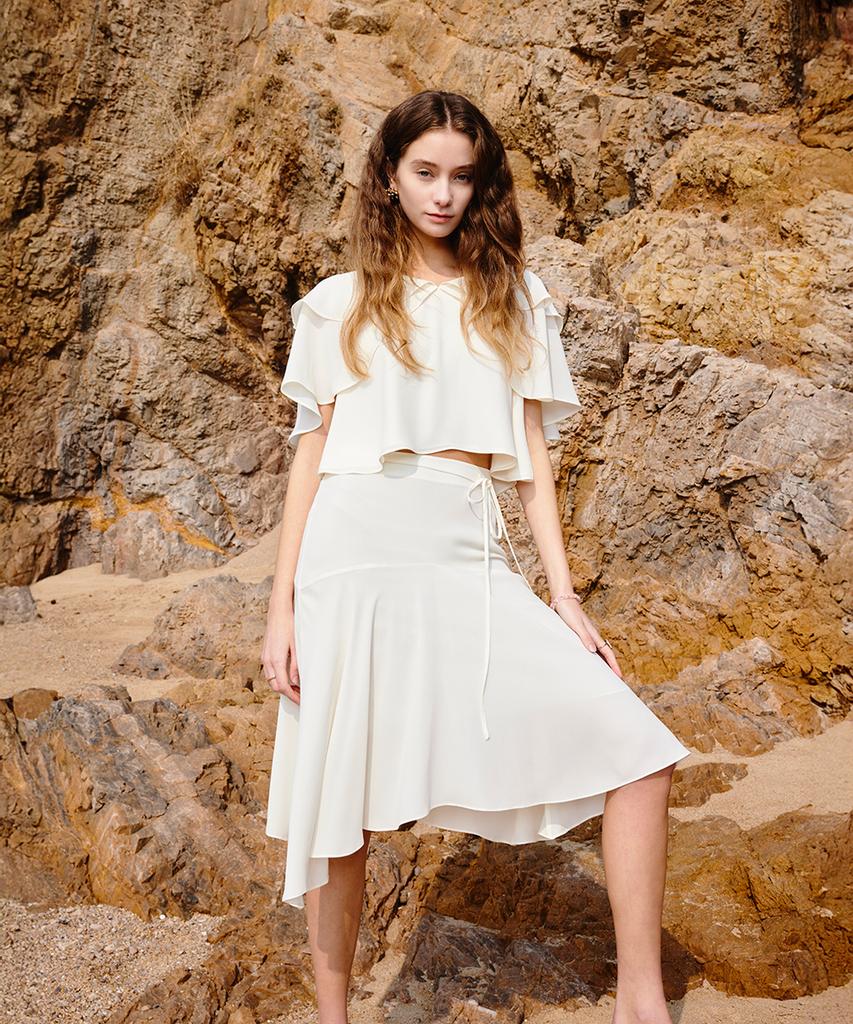 Aiseugadeuneiogongpal Crepe Knee Length Skirt_Ecru