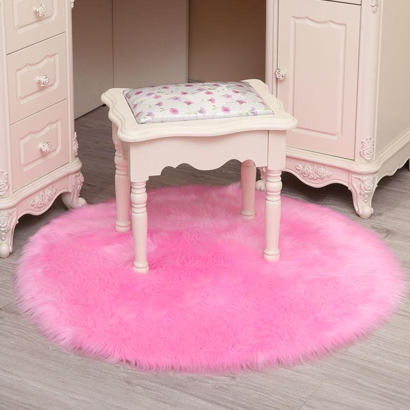 Nordic Heart-Shaped Plush Carpet - Thick Imitation Wool for Bedroom or Bay Window