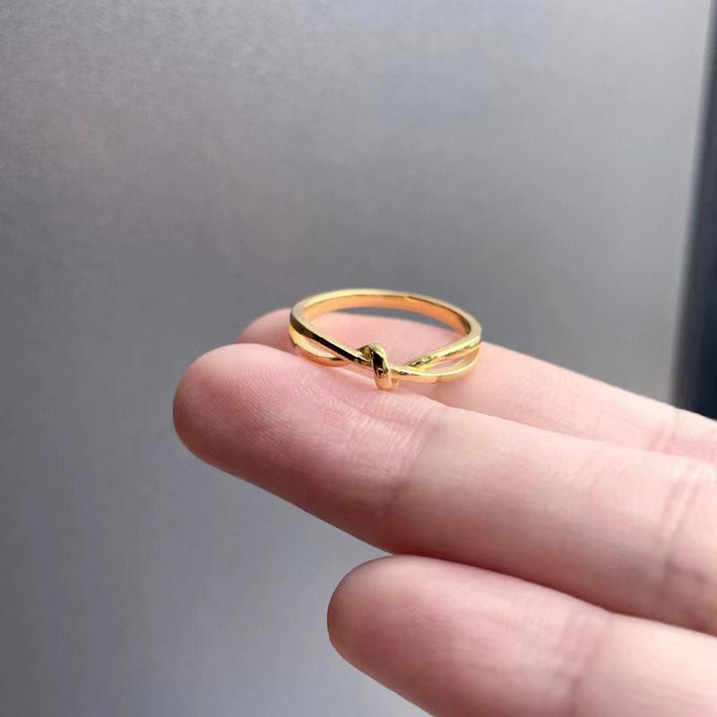 Minimalist Adjustable Geometric Open Ring: Knotted Design for Index Finger in Cold Style