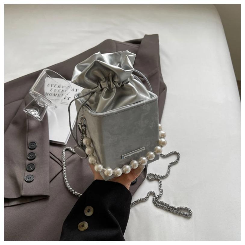 High Grade Sense Drawstring Bucket Bag for Women Korean Fashion Versatile Pearl Chain Mini Handbags Lady Casual Soft Leather Bag