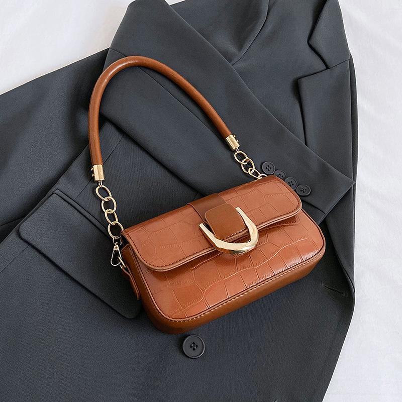 

2024 осень новая сумка женская модная простая сумка через плечо повседневная сумка через подмышку корейская версия персонализированная маленькая квадратная сумка