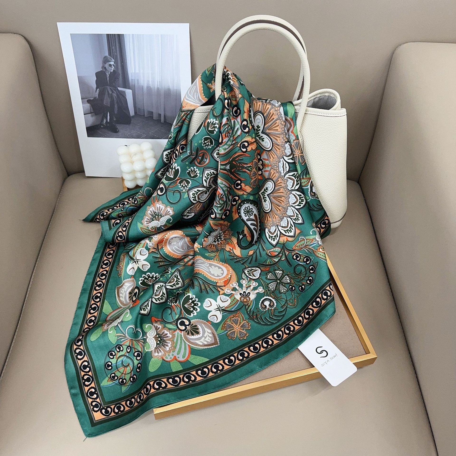 

Летний новый принт маленький квадратный шарф женская рубашка модный универсальный шарф декоративный шарф из искусственного шелка 70*70cm