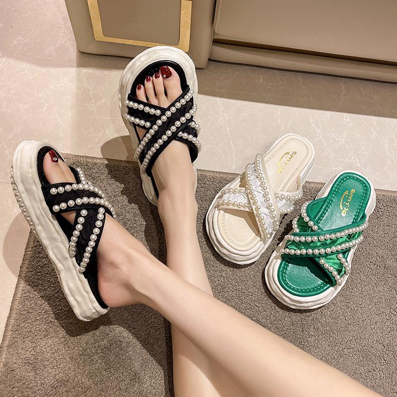 Slippers Women's Summer Outer Wear 2025 New Green Cross-dissolved Thick-bottomed Pearls with Skirt Sandals