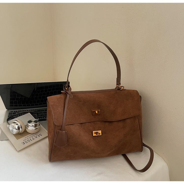 Premium Commuter Retro Matte Messenger Bag 2025 Autumn and Winter New Women's Shoulder Underarm Bag Portable Tote Bag