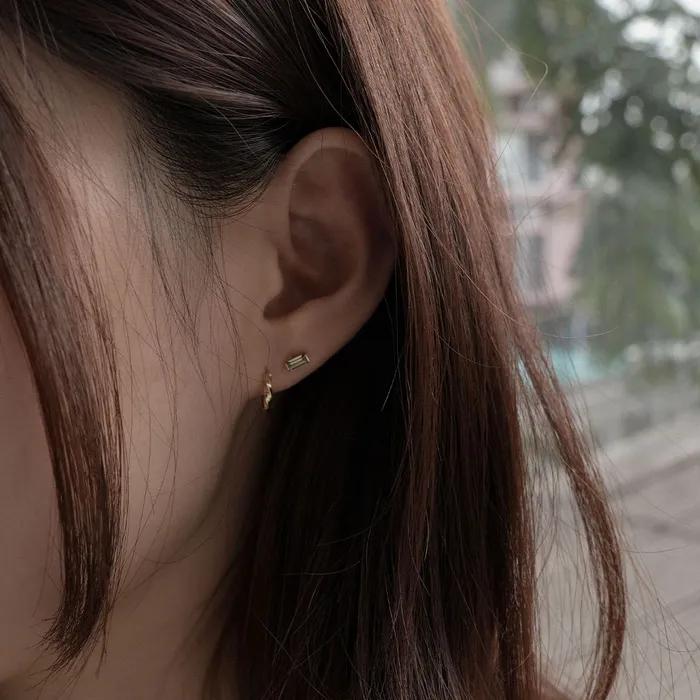 14k slim twist one touch earrings (1pair)
