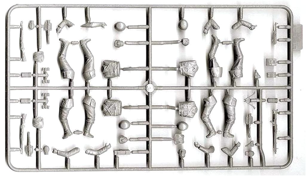 Master Box 1/35 Scale German Panzergrenadier Battle Scene 1939-1942 Plastic Model Kit (7 Figures) MB35018