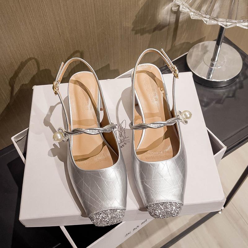 

Baotou sandals women s summer thick heel 2025 new silver Mary Jane one-word strap high heels square head empty single shoes 34 серебряный