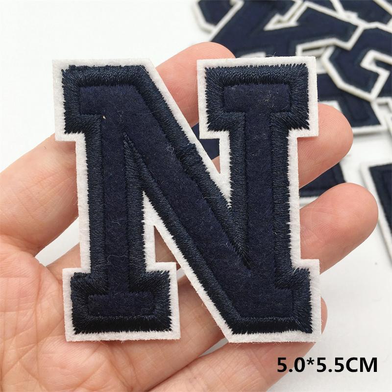 Donkerblauwe Letter Borduurpatches Doe-het-zelf Alfabet Strijkbare Patch Naam Patch Toegepast Op Kleding Naaistickers