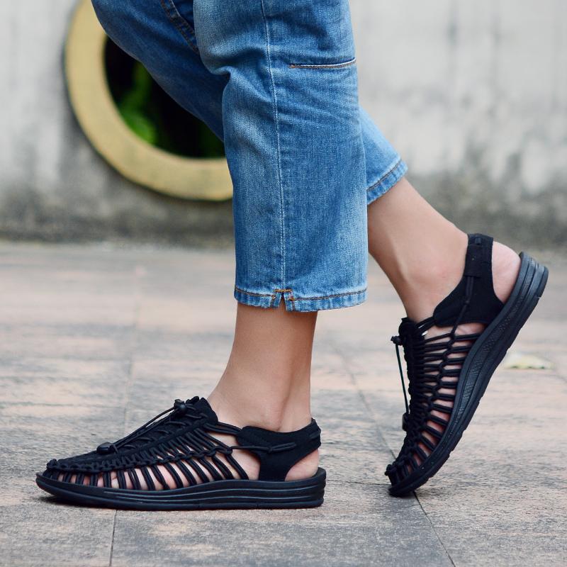 Summer Men Sandals Handmade Leather Hiking Outdoor Beach Shoes Fashion and Casual Sandals Men's Summer Shoes Sandals