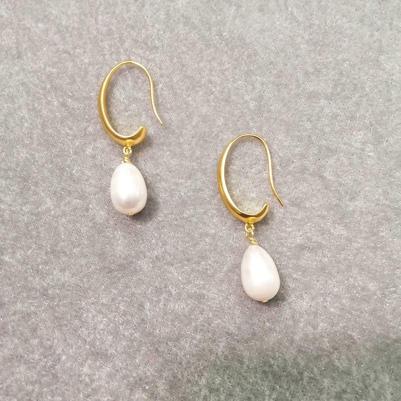 Vintage natural freshwater pearl gold earrings - dangle, stud, and hook styles