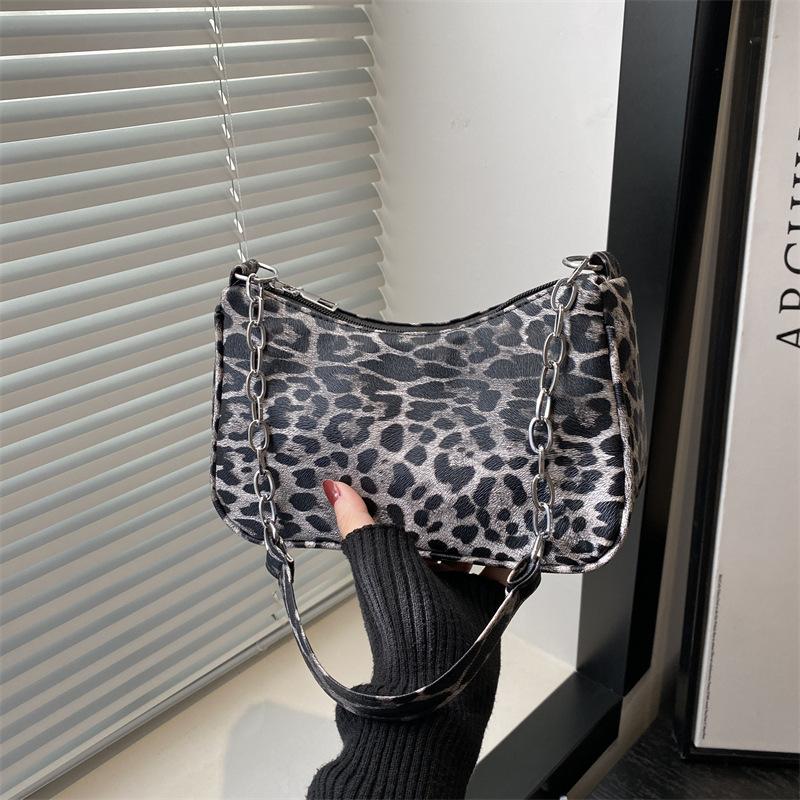 Niche Design Shoulder Bag Versatile Popular New Bag Foreign Style Handbag Fashionable Retro Leopard Print Underarm Bag