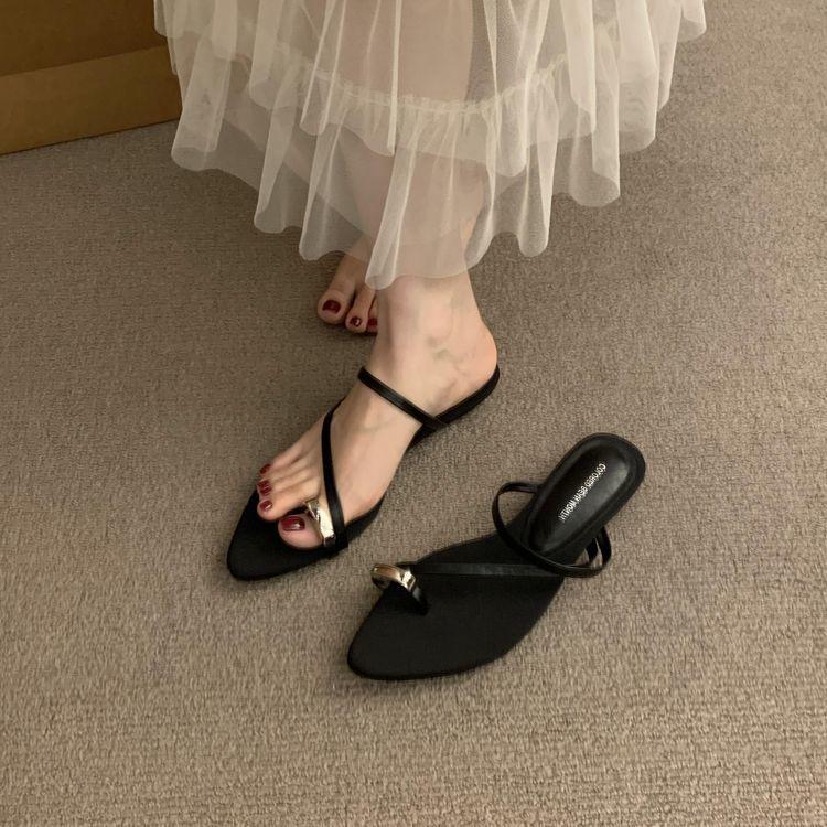 Coarse Heel French Niche Set Toe Cool Slippers Women's Summer Wear 2025 New Summer Thin Strap Pointed Roman Sandals