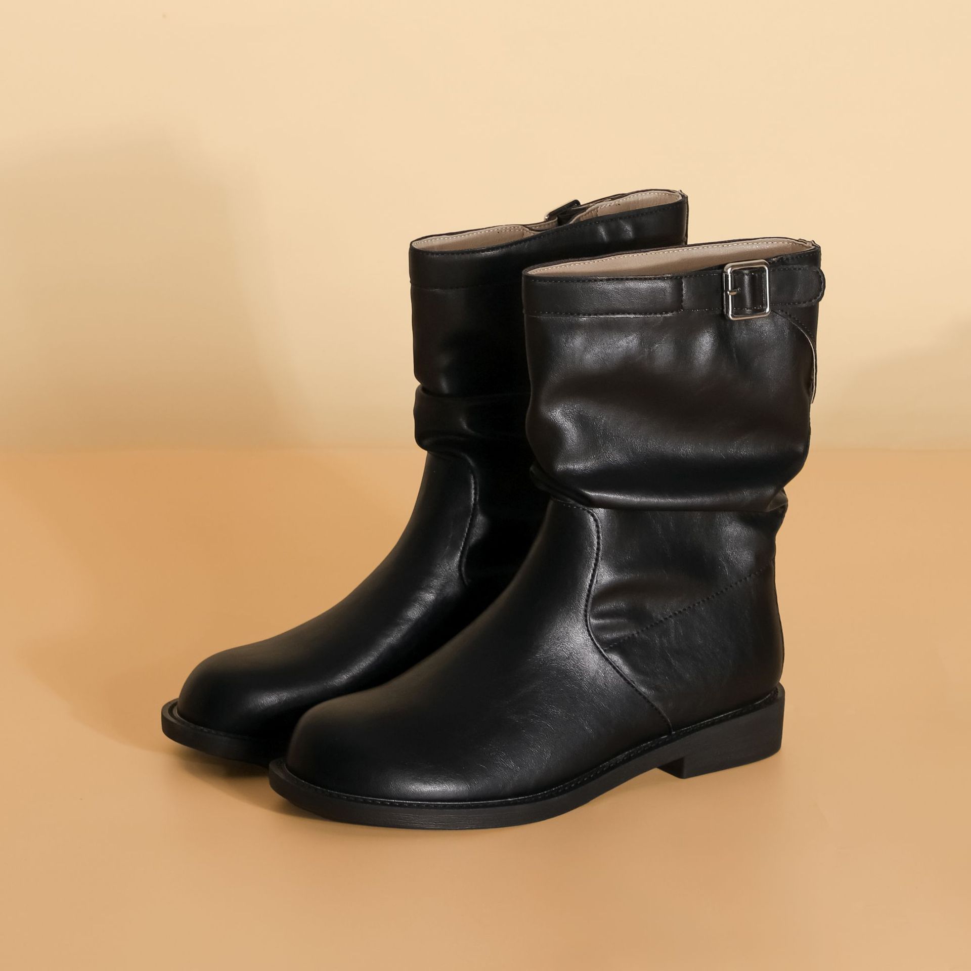 

Grape Mom 2025 Winter New Short Martin Boots Korean Edition Fashion Pleated Pile Boots Korean Edition Boots for School Season 35