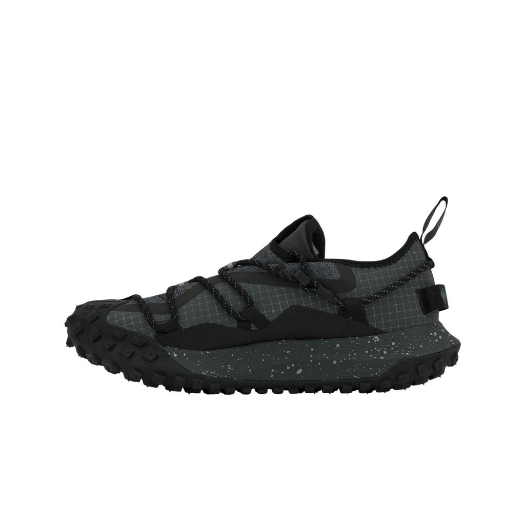 Nike ACG Mountain Fly Low GORE-TEX Μαύρο Σκούρο Γκρι Unisex Αθλητικά Παπούτσια Καπνισμένο Μπλε Λυκόγκριζο Πικάντικο Κόκκινο IB7328-002