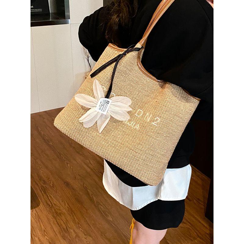 

Seaside Vacation Style Minimalist Casual Weaving Beach Bag Women s 2025 Summer New Arrival Large Capacity Straw Tote Bag Color without pendant