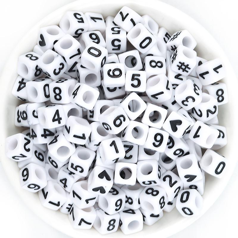 100-Stück-Packung: Gemischte Farbe Zahl Acrylperlen, Quadratisch & Flachrund für DIY Armbänder