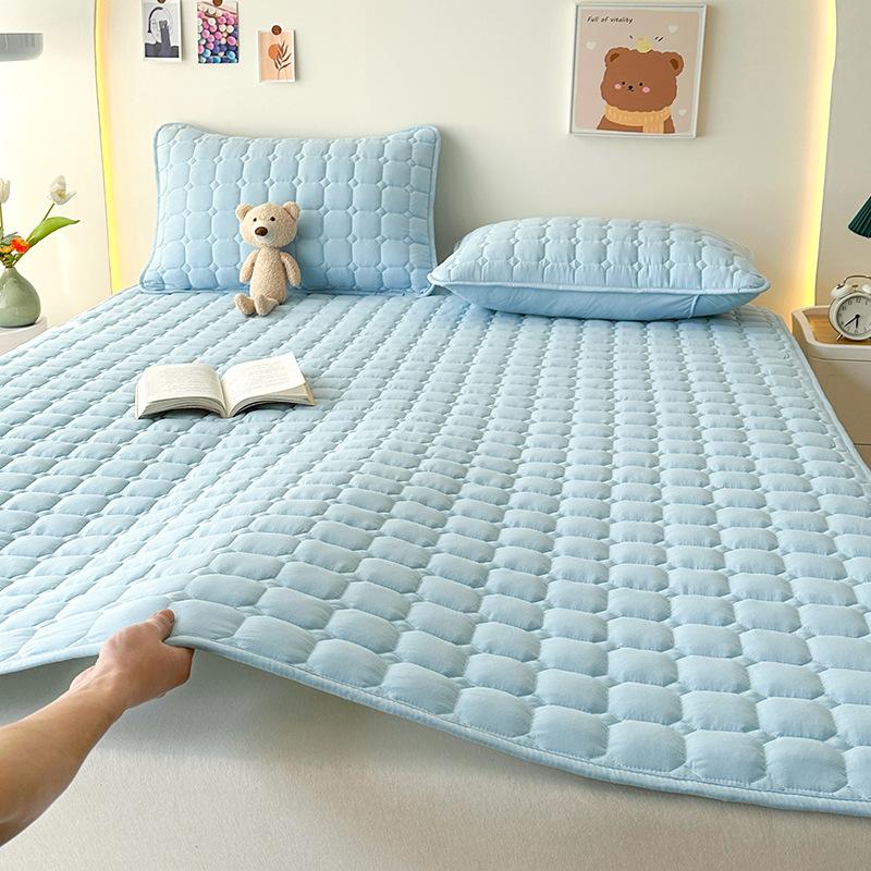 All‑Season Soy Cotton Bed Mattress Pad, Anti‑Slip Thin Bed Protector for Dorm Single Bed