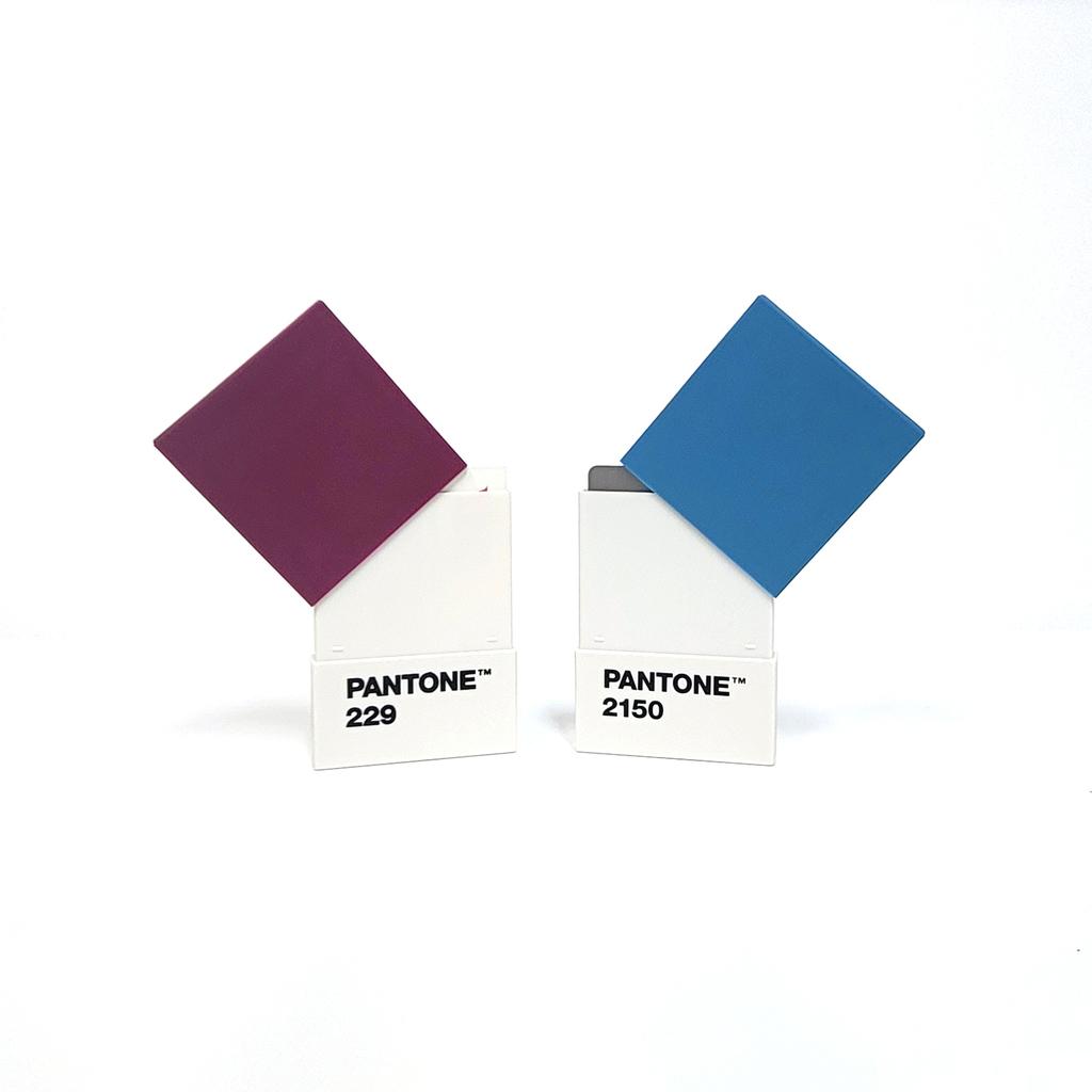 Pantone Living Card Case (Green 15-0343)