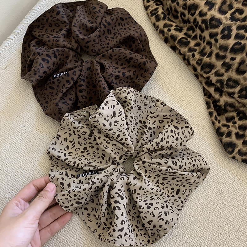Korean Retro Leopard Print Scrunchie for Women - Fashionable 2025 Hair Tie Rubber Band Accessory
