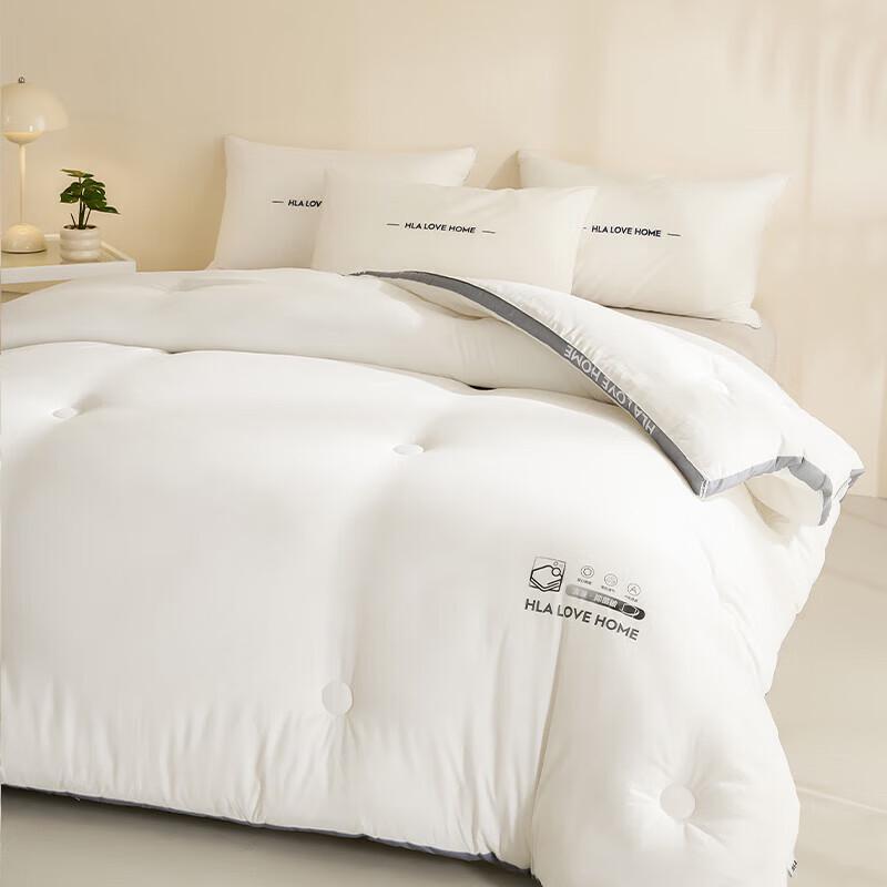 HLA All-Season Soy Fiber Quilt