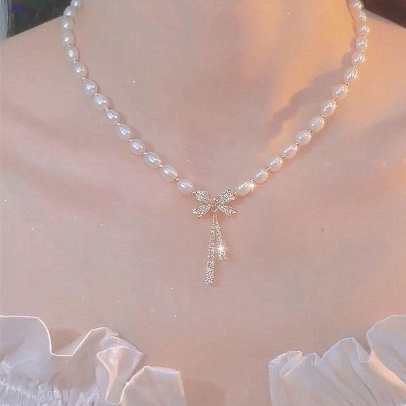 High-end pearl necklace Women's minimalist niche design Sweet and cool Spice girl style Fashion light luxury Versatile collarbone chain necklace