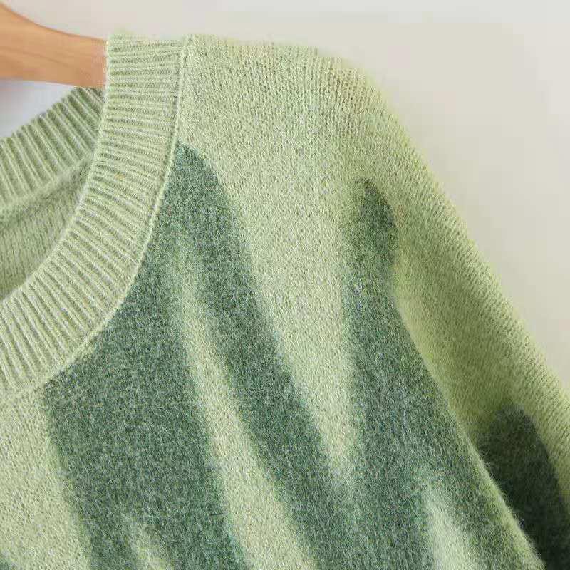 Dámský volný pletený svetr s potiskem v ležérním stylu na podzim/zimu 2025