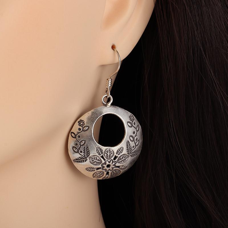 Silver-Plated Hand-Carved Pattern Circle Dangle Earrings for Women Retro Exaggerated Hypoallergenic Earrings Fashion Jewelry