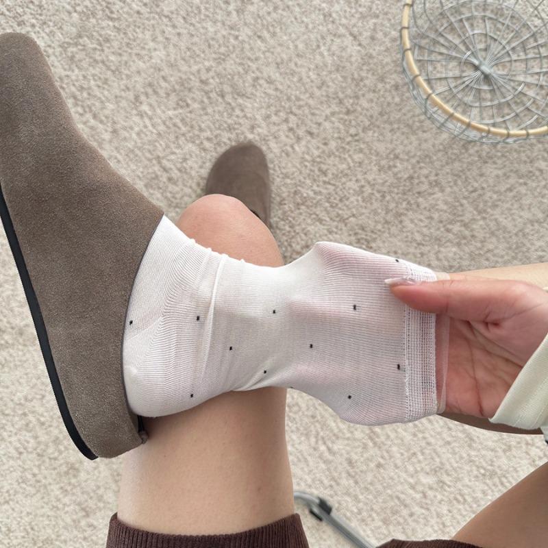 Glass Fiber Edge Summer Light Style Polka Dot Mid-calf Pile-up Socks for Women, Cool and Breathable.