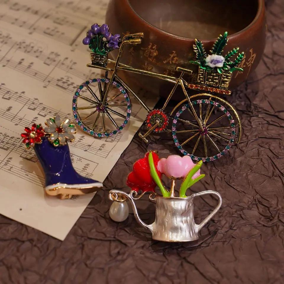 Vintage Classic Women Men Enamel Bicycle Pin Brooch Retro Lady Drip Oil Bike Badges Student Bag Buckles