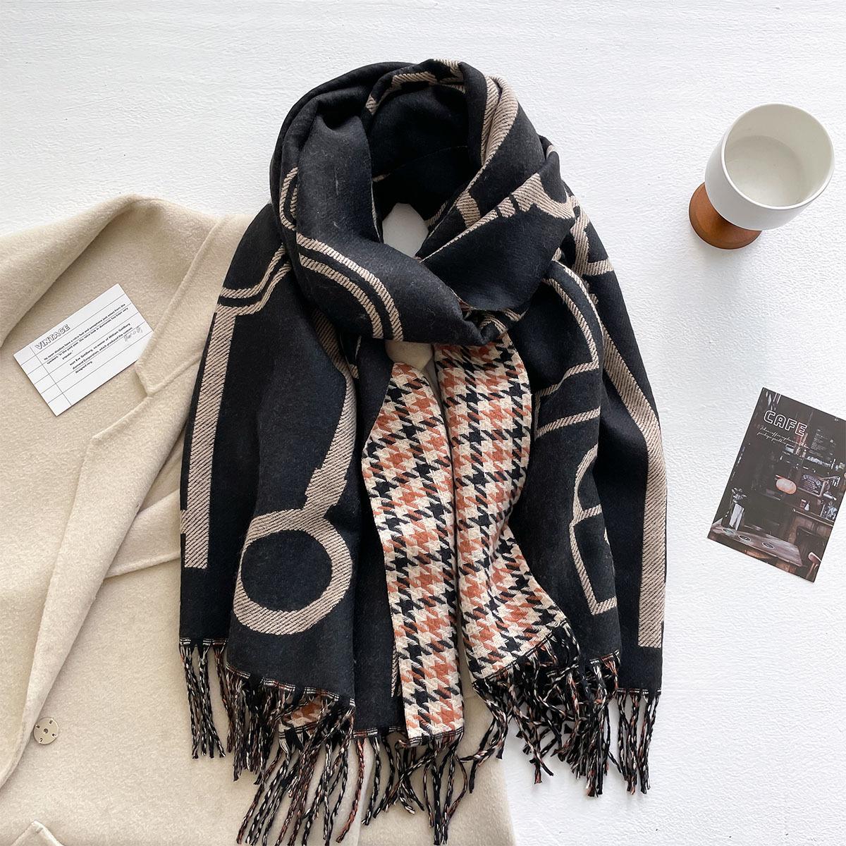 

Autumn and winter atmosphere retro imitation cashmere key jacquard scarf female thickened warm double-sided heterochrome jacquard scarf 200*65cm