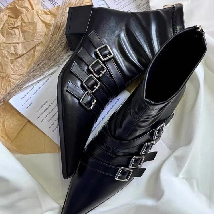 Designer Womens Boots Metal Belt Buckle Slim Boots Sexy Pointed Toe Leather Boot Zipper Ankle Boots for Women Short Boot