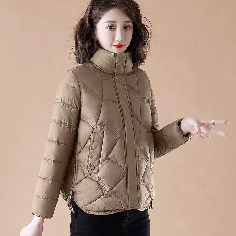 

Женская короткая пуховая хлопковая одежда, зимняя одежда, новая хлопковая одежда, маленькие модные и легкие маленькие хлопковые куртки XXXL-140-77.5 kg темно-коричневого