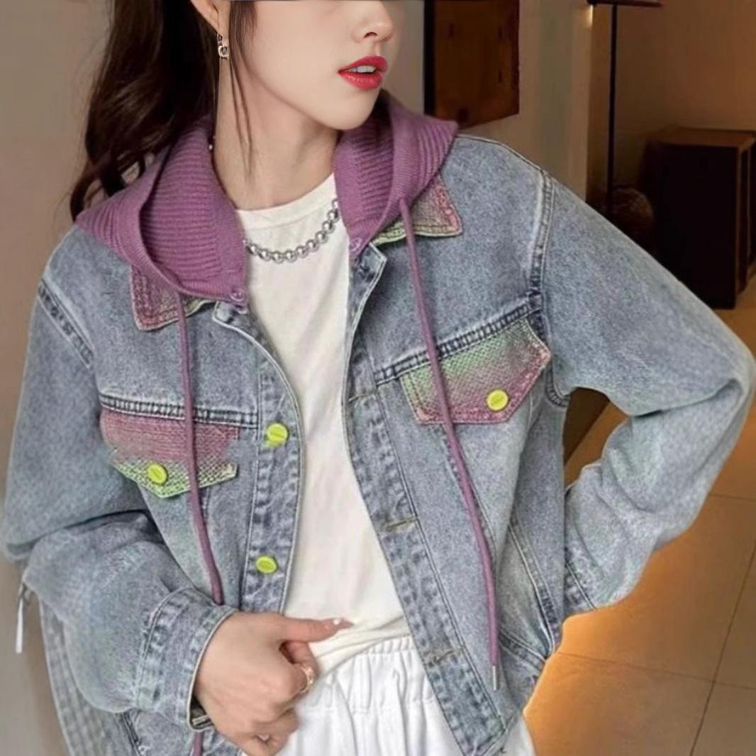 

Женская вязаная джинсовая куртка с капюшоном в европейском стиле с цветными блоками, корейская мода ранней весны 2025, универсальная, облегающий дизайн Large